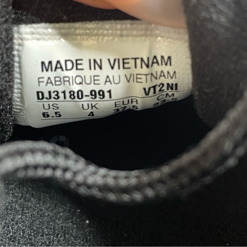 Nike - Picture 6 of 6